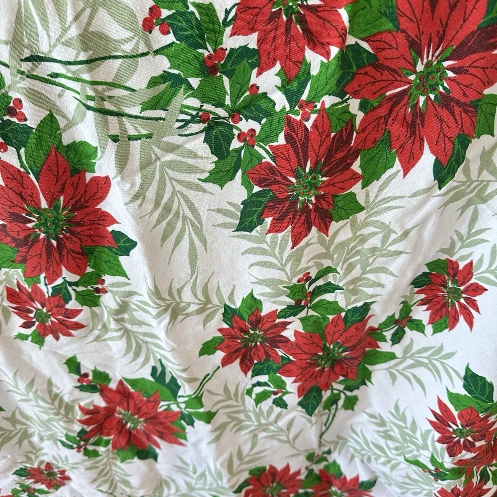 VTG Poinsettia‎ Holly Christmas Tablecloth Round 61